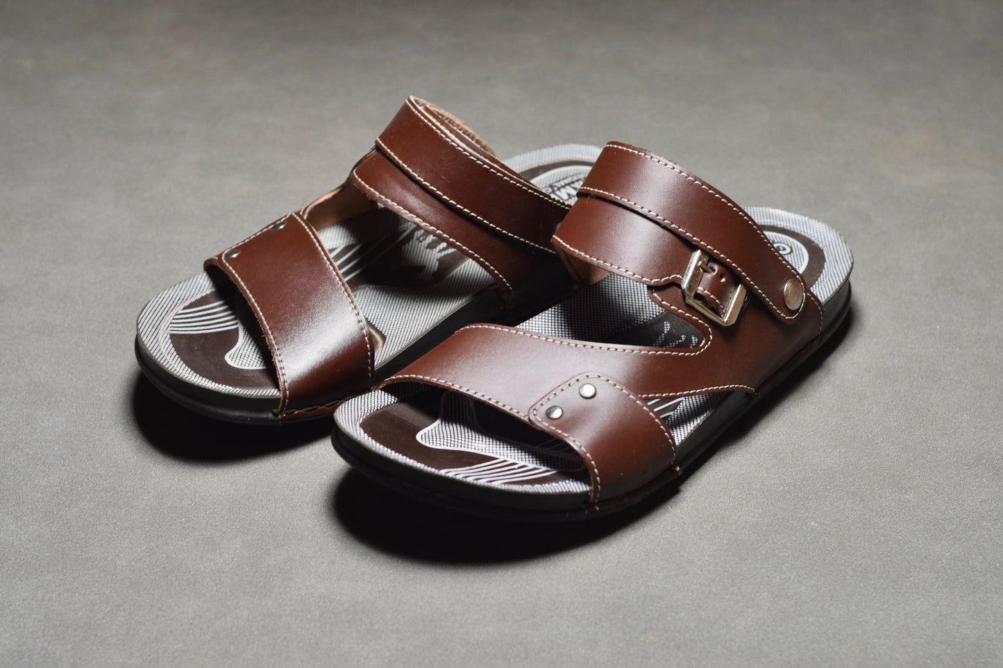 BROWN LEATHER CAMELO SANDALS