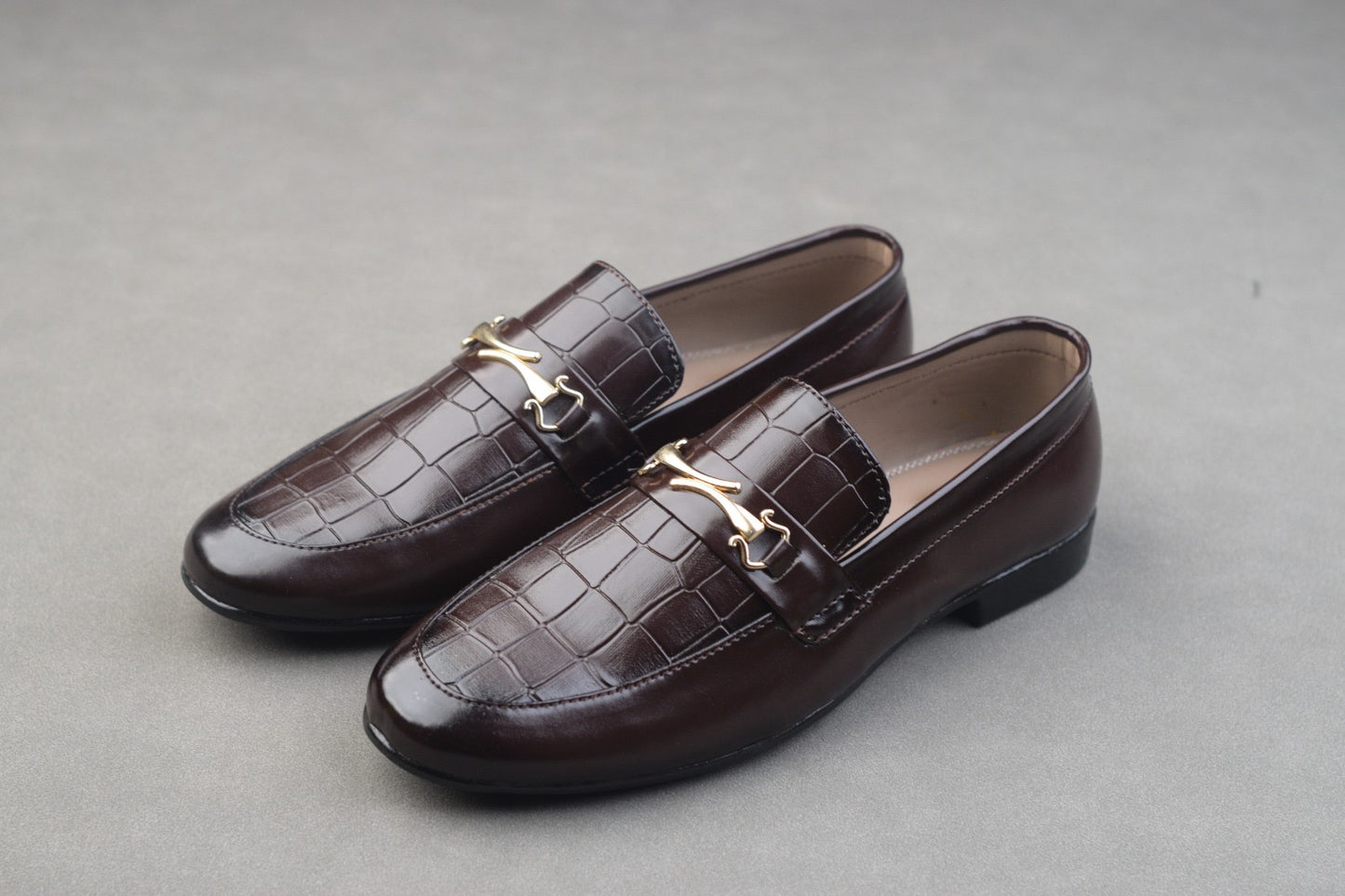 BROWN SHADED CHAIN AND STAMPED LOAFERS