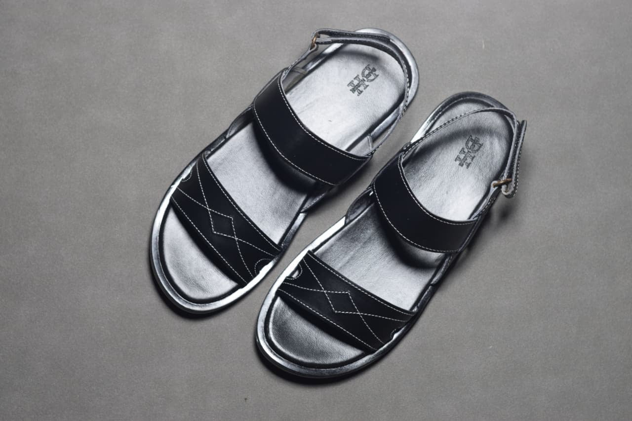 BLACK CHAPATI SANDALS