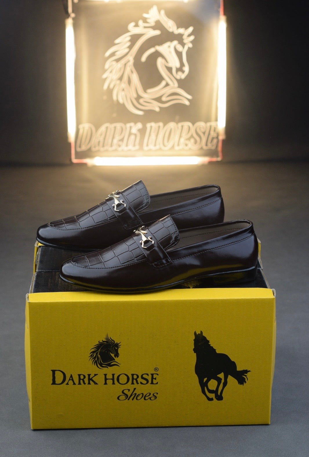 BROWN SHADED CHAIN AND STAMPED LOAFERS