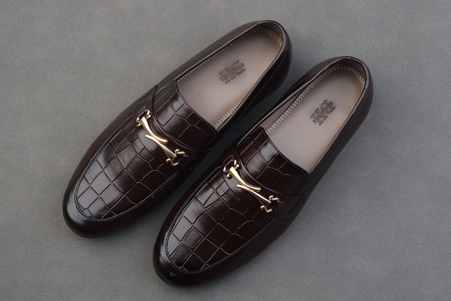 BROWN SHADED CHAIN AND STAMPED LOAFERS