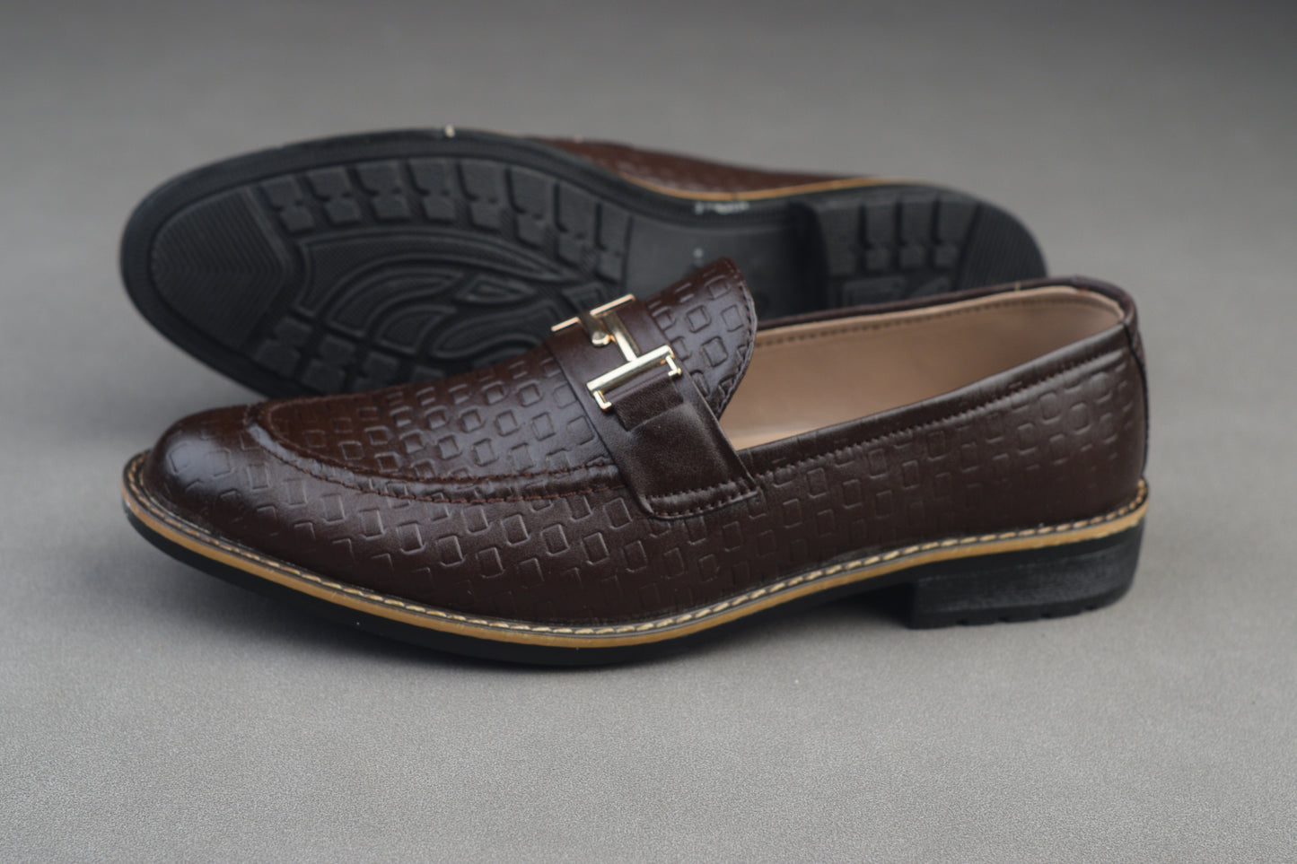 BROWN PRINTED STITCH SOLE LOAFER
