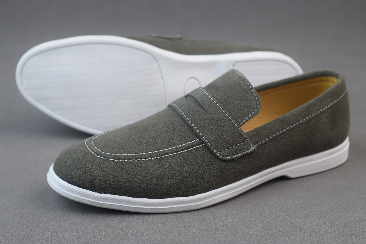GREEN SUEDE WHITE SOLE MOCASSION