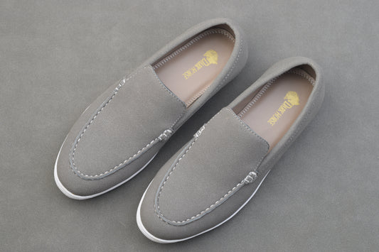 GREY SUEDE WHITE SOLE MOCCASION